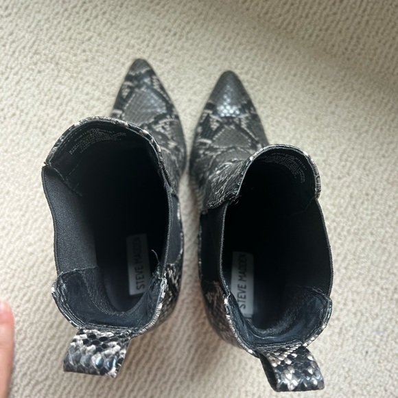 Steve Madden Subtle Snake Embossed
Chelsea Boot (Women) - Picture 9 of 9